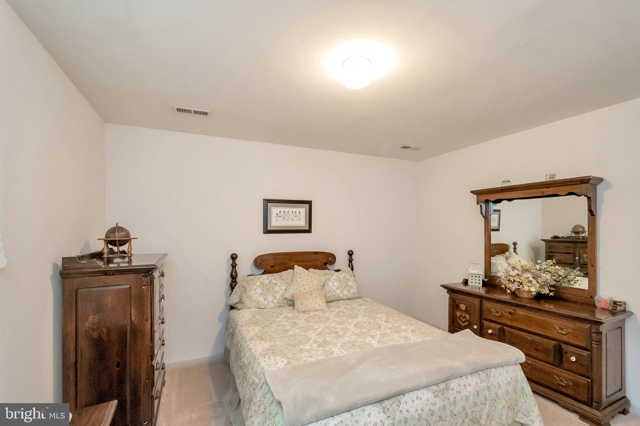 7520 Vermont Road Rhoadesville, VA 22542 - Photo 23 of 27 Additional bedroom