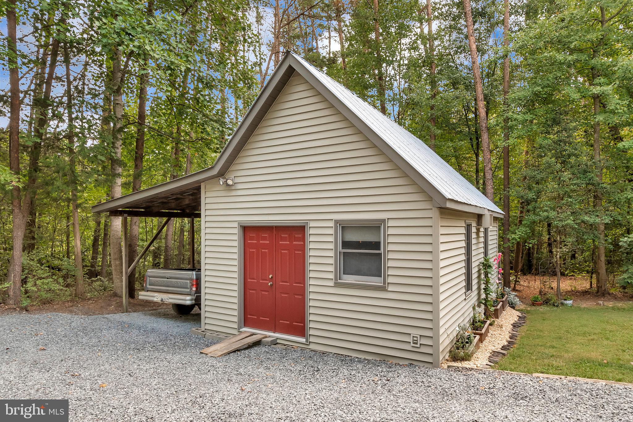 7520 Vermont Road Rhoadesville, VA 22542 - Photo 24 of 27 Quality workshop w/electric & benches