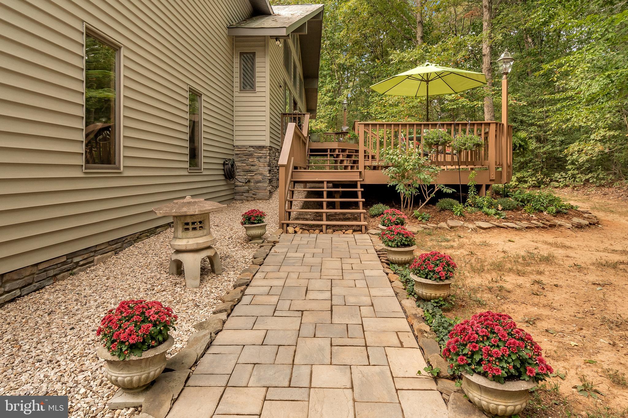 7520 Vermont Road Rhoadesville, VA 22542 - Photo 6 of 27 Beautifully landscaped