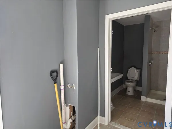a bathroom with a toilet