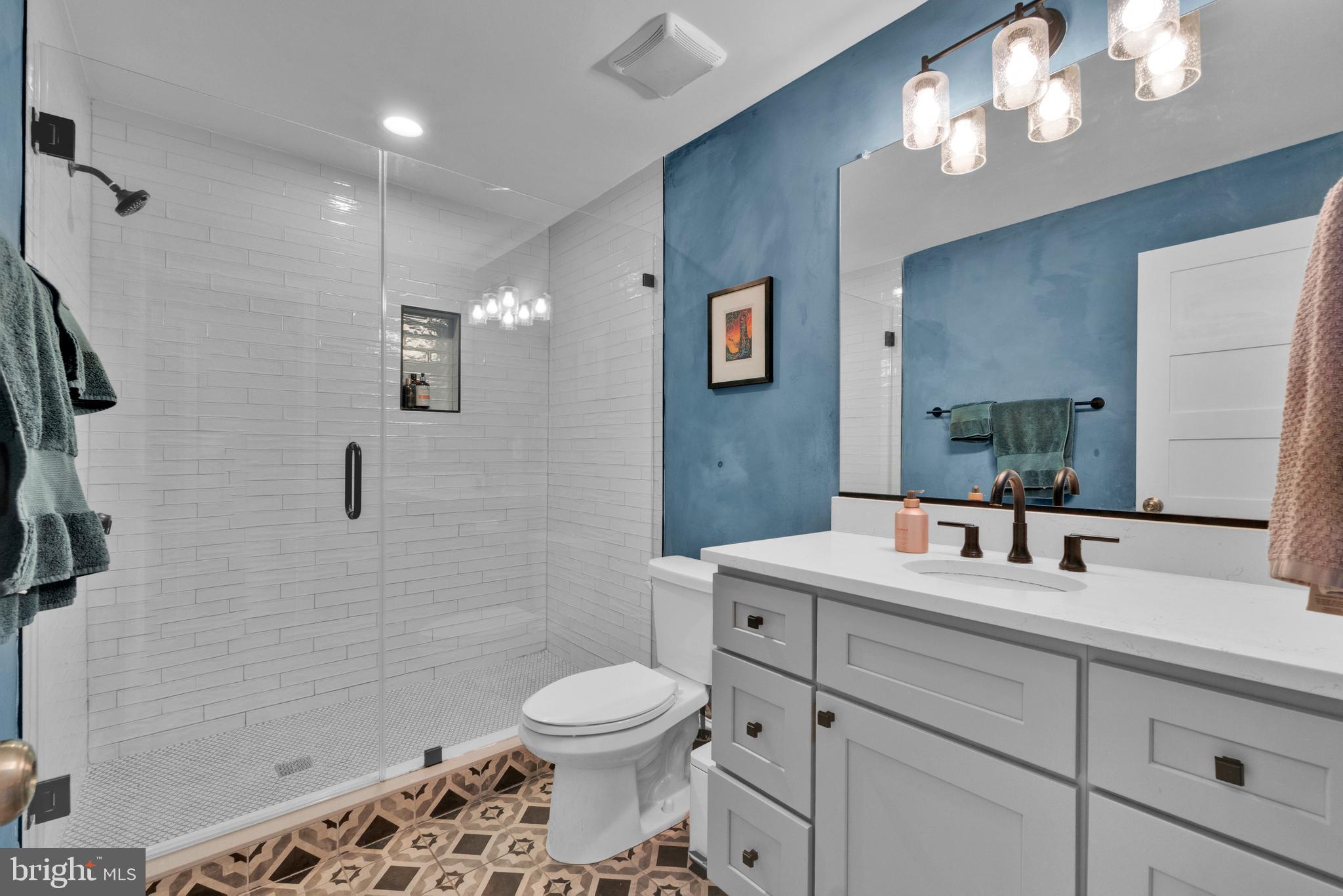 624 West 33rd Street Baltimore, MD 21211 - Photo 26 of 36 Primary Bath with Tile Shower