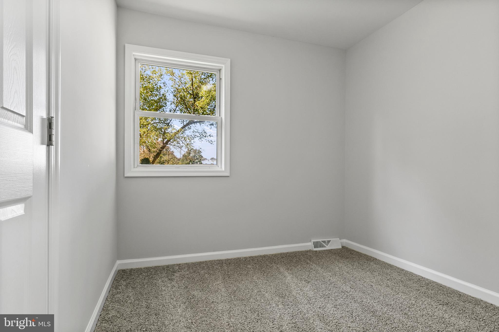 5 West Laurel Road Stratford, NJ 08084 - Photo 14 of 15