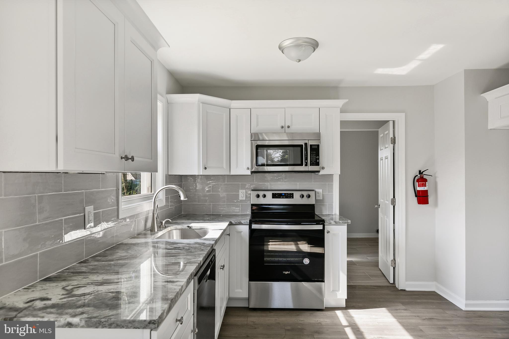 5 West Laurel Road Stratford, NJ 08084 - Photo 6 of 15