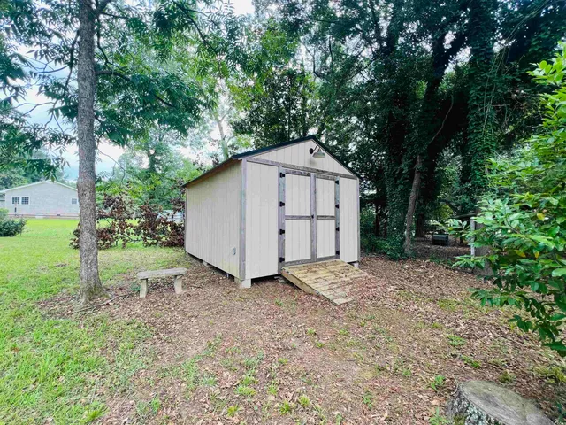 $184,000 | 517 County Rd S-45-104, Kingstree, SC 29556