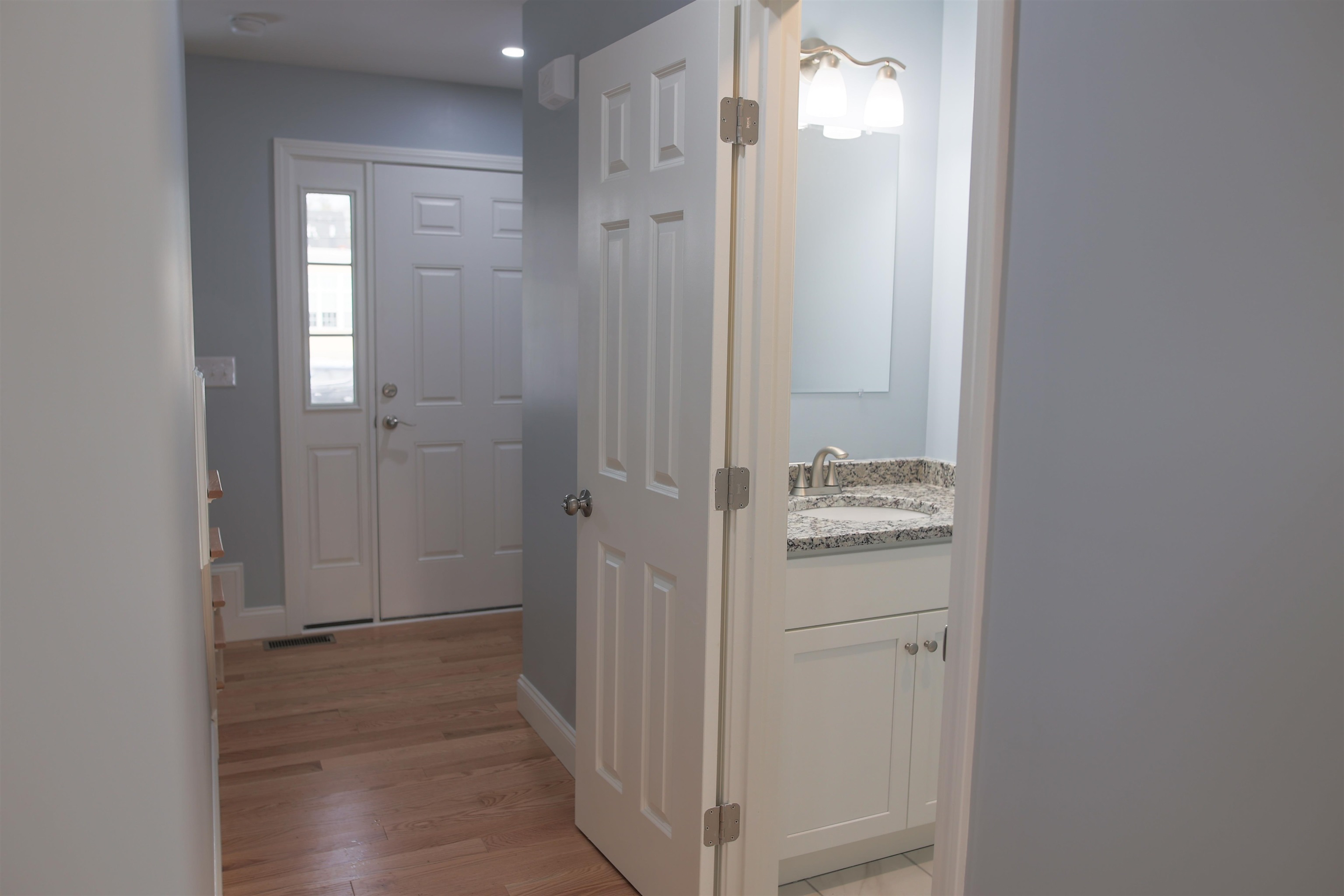 21 Library Street Hudson, NH 03051 - Photo 11 of 33