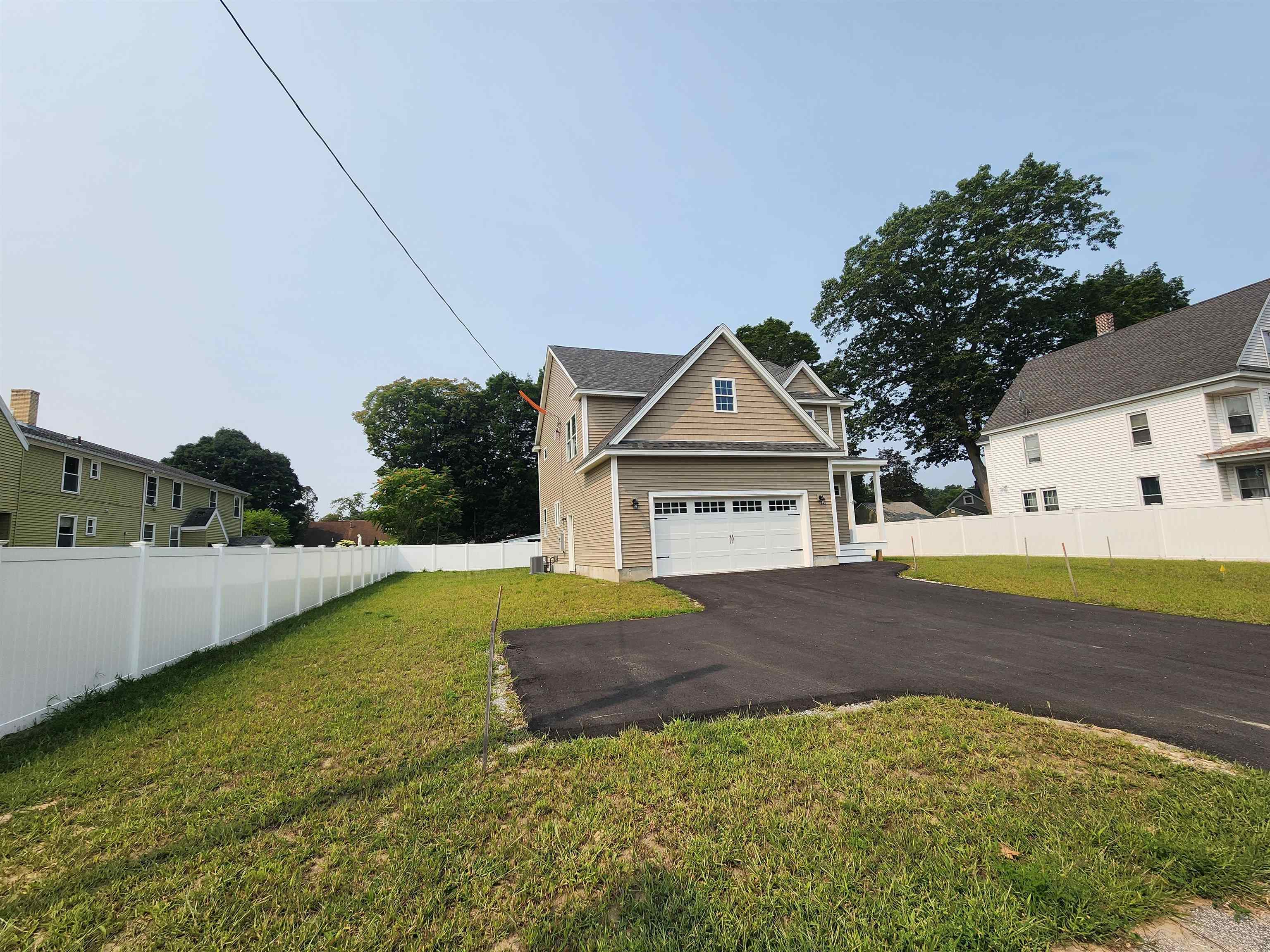 21 Library Street Hudson, NH 03051 - Photo 2 of 33