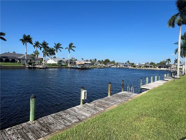 $1,600 | 1908 Southeast 43rd Street, Unit 208, Cape Coral, FL 33904