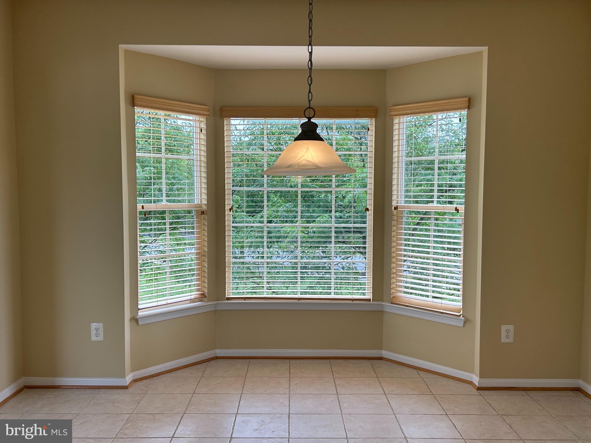 12901 Yellow Jacket Road Hagerstown, MD 21740 - Photo 6 of 17 EAT IN KITCHEN WITH BAY WINDOWS