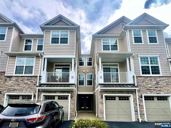 $4,500 | 81 Autumn Way, Unit 20, Montvale, NJ 07645