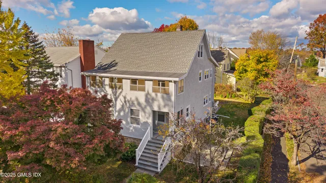 $4,350 | 158 Henry Street, Unit 2, Greenwich, CT 06830