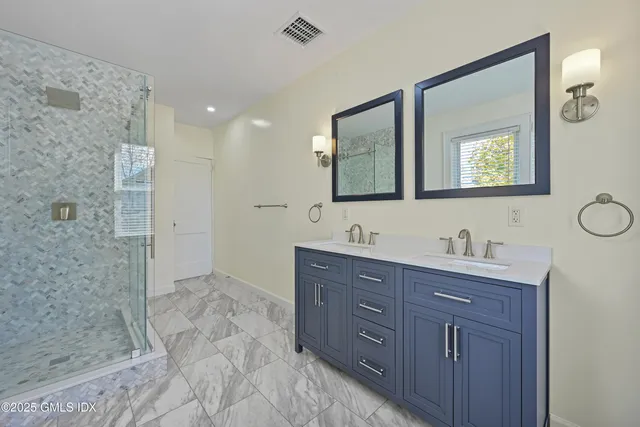 $4,350 | 158 Henry Street, Unit 2, Greenwich, CT 06830