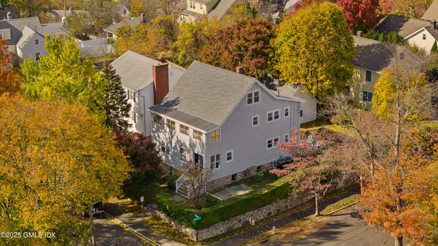 $4,350 | 158 Henry Street, Unit 2, Greenwich, CT 06830