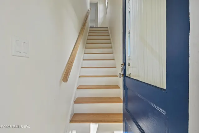 $4,350 | 158 Henry Street, Unit 2, Greenwich, CT 06830