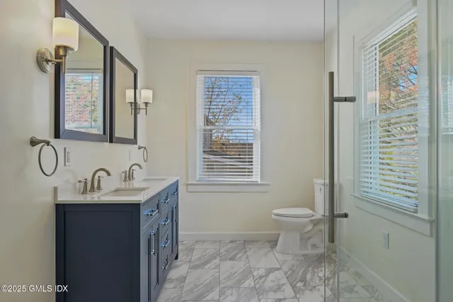 $4,350 | 158 Henry Street, Unit 2, Greenwich, CT 06830