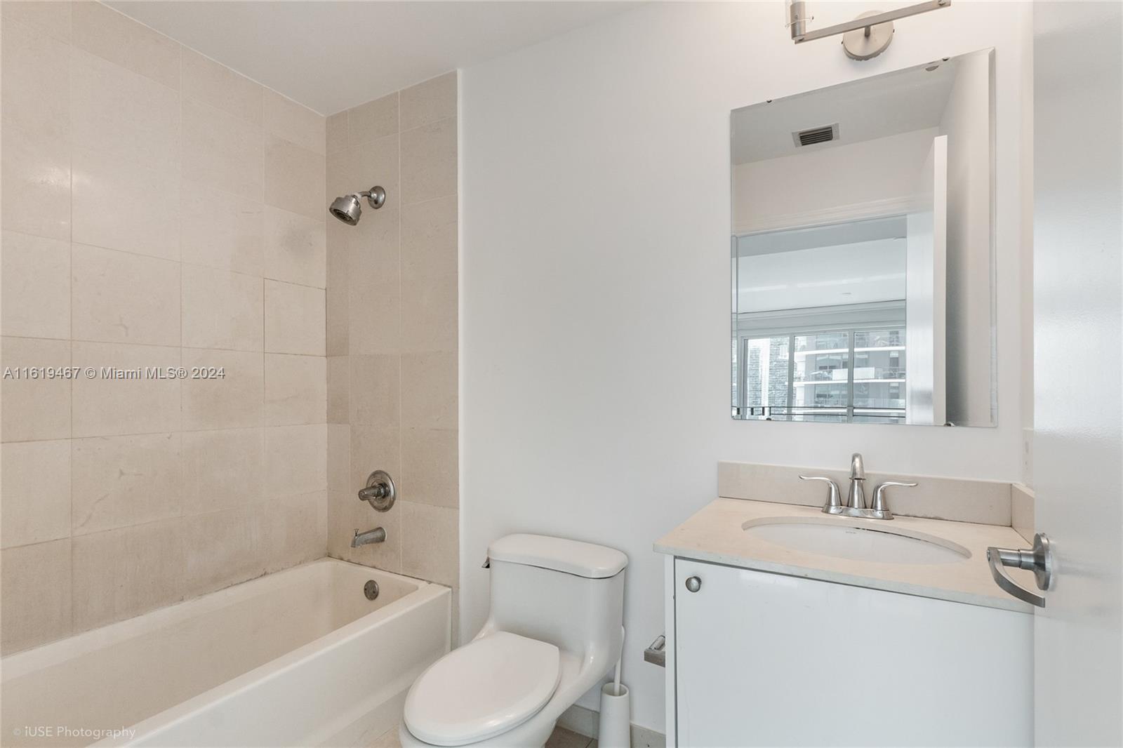 60 Southwest 13th Street, Unit 2004 Miami, FL 33130 - Photo 10 of 12 Gallery Image 10