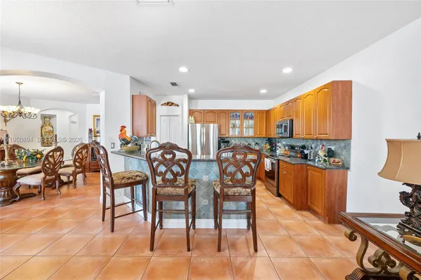 $839,900 | 16062 Southwest 43rd Terrace, Miami, FL 33185