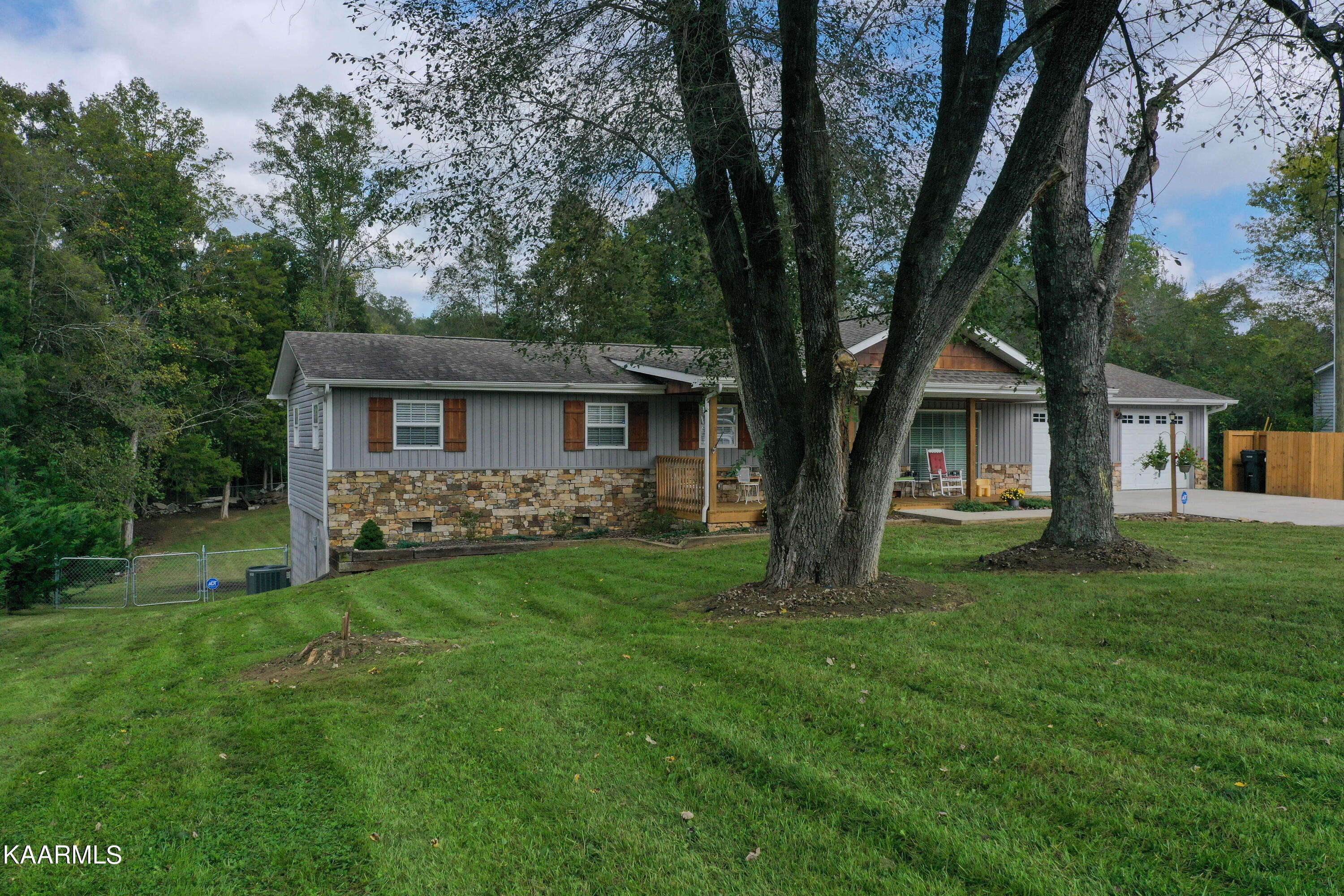 635 Bethel Road Clinton, TN 37716 - Photo 3 of 24 DJI_0990