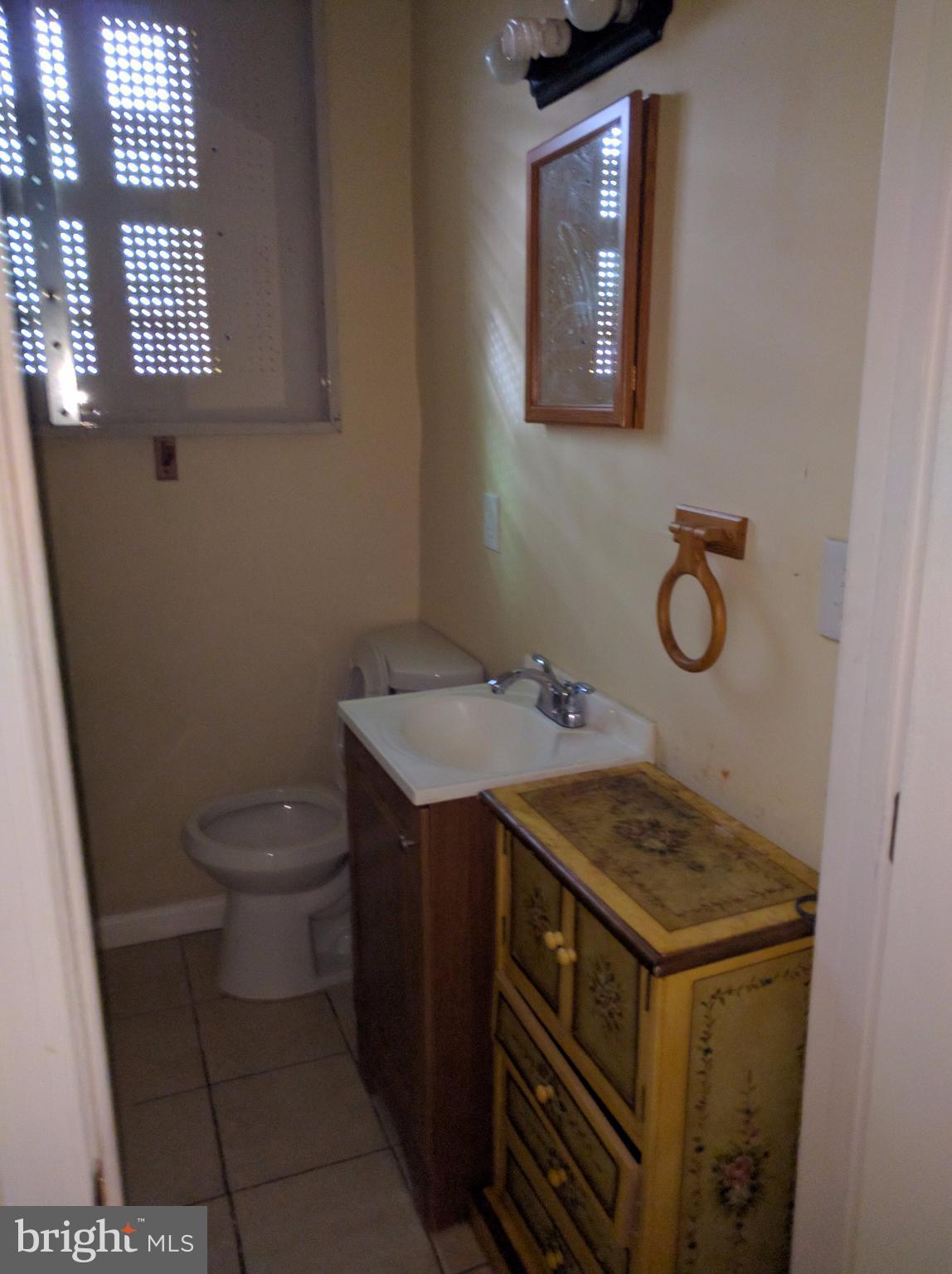 4213 Pimlico Road Baltimore, MD 21215 - Photo 8 of 15 Bath