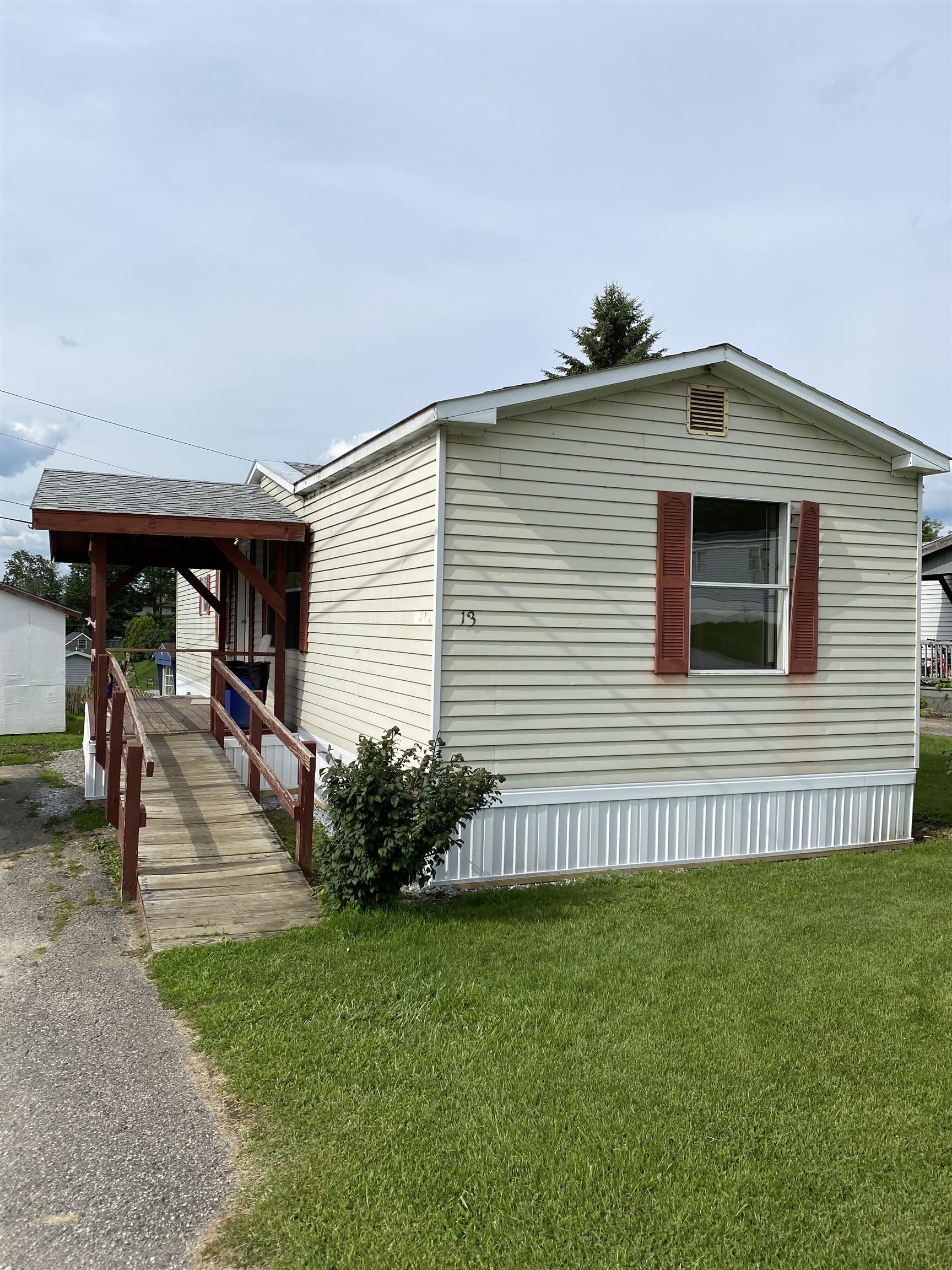 Billings Mobile Manor, Unit 13 Rutland, VT 05701 - Photo 1 of 11
