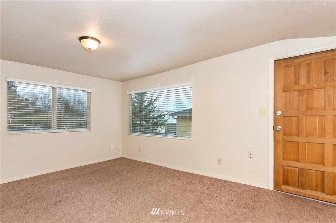 1390 Retsil Road East Port Orchard, WA 98366 - Photo 4 of 20 Gallery Image 4