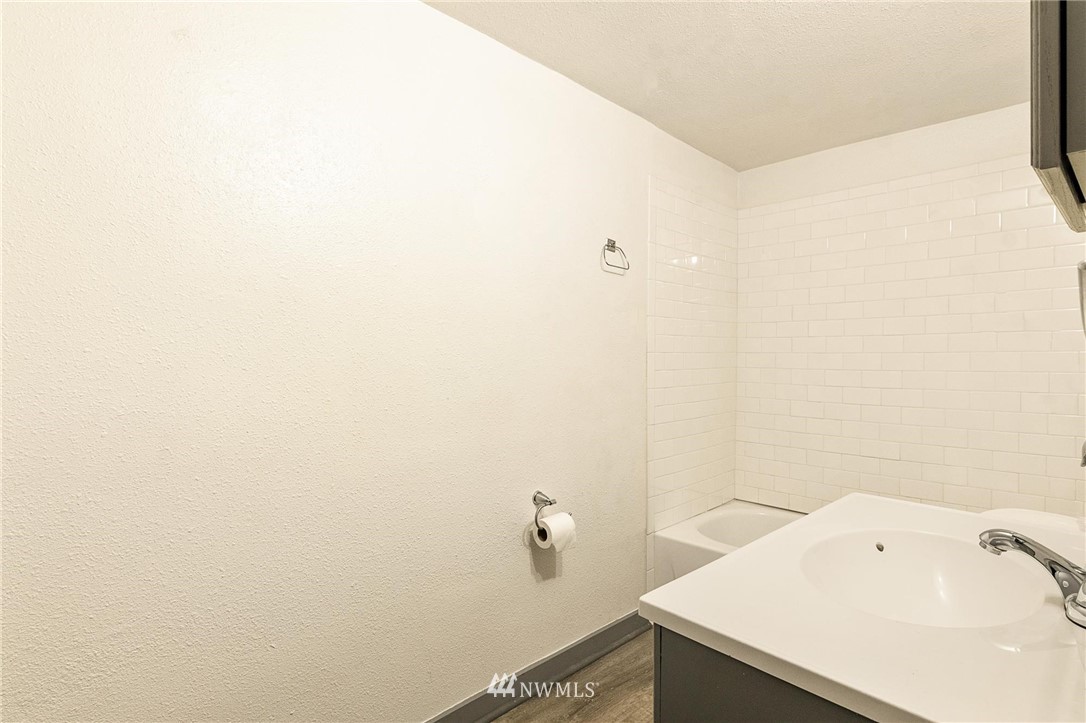 1390 Retsil Road East Port Orchard, WA 98366 - Photo 10 of 20 Gallery Image 10