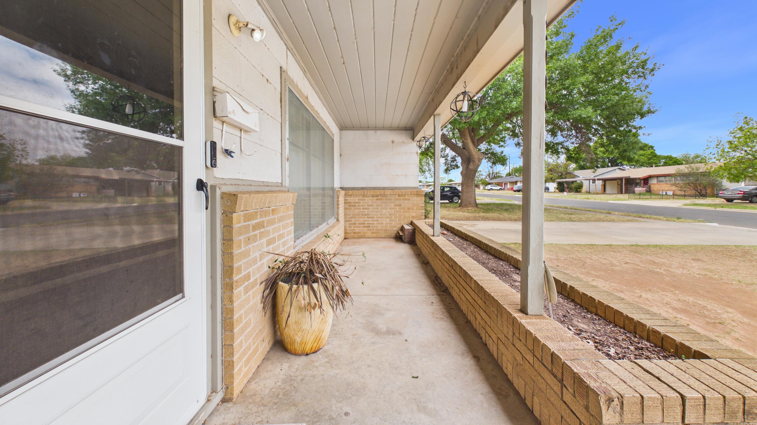 2609 46th Street Lubbock, TX 79413 - Photo 4 of 39 CAM06379G6-PR0024-STILL006