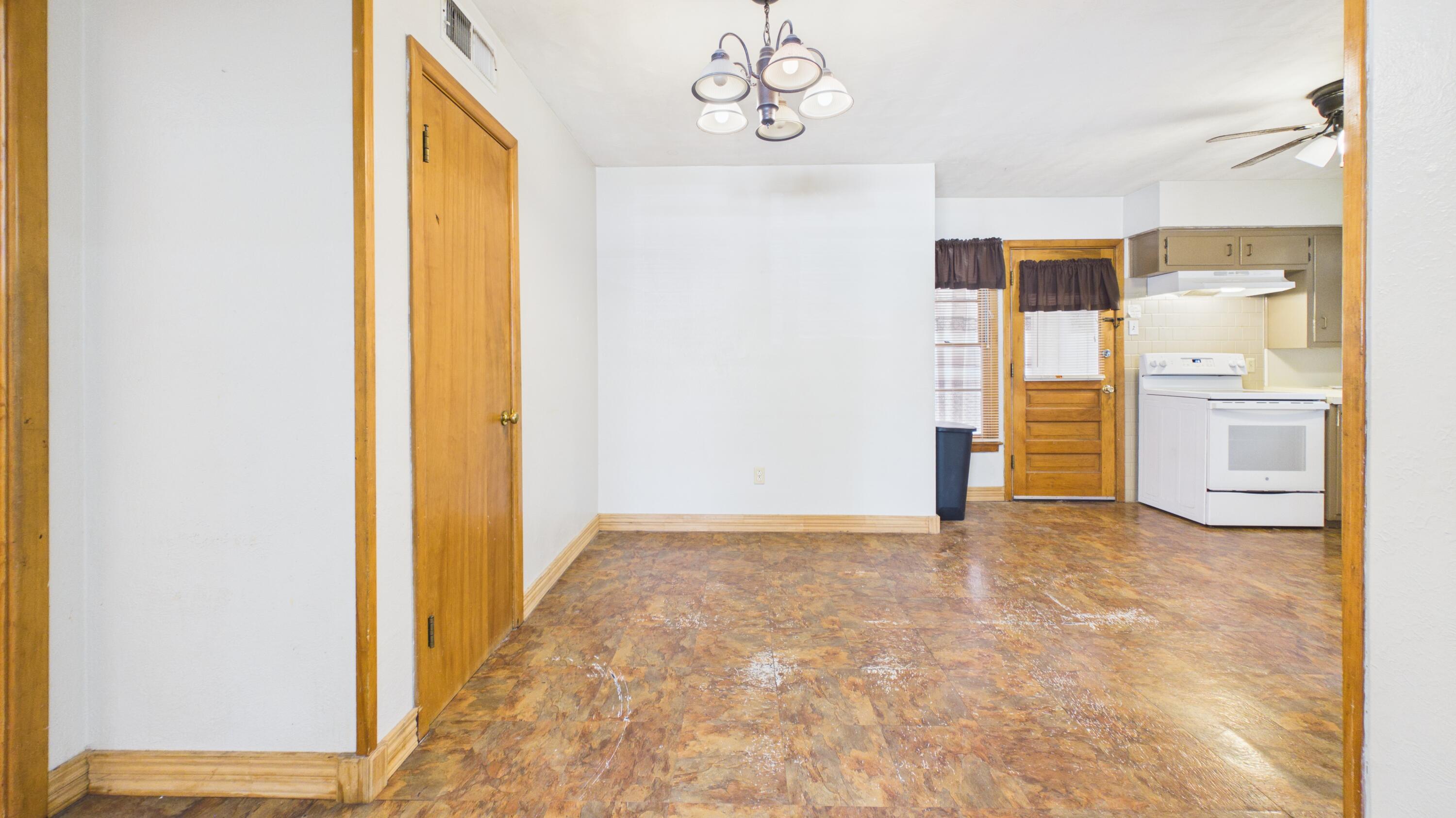 2609 46th Street Lubbock, TX 79413 - Photo 9 of 39 CAM06379G6-PR0024-STILL011