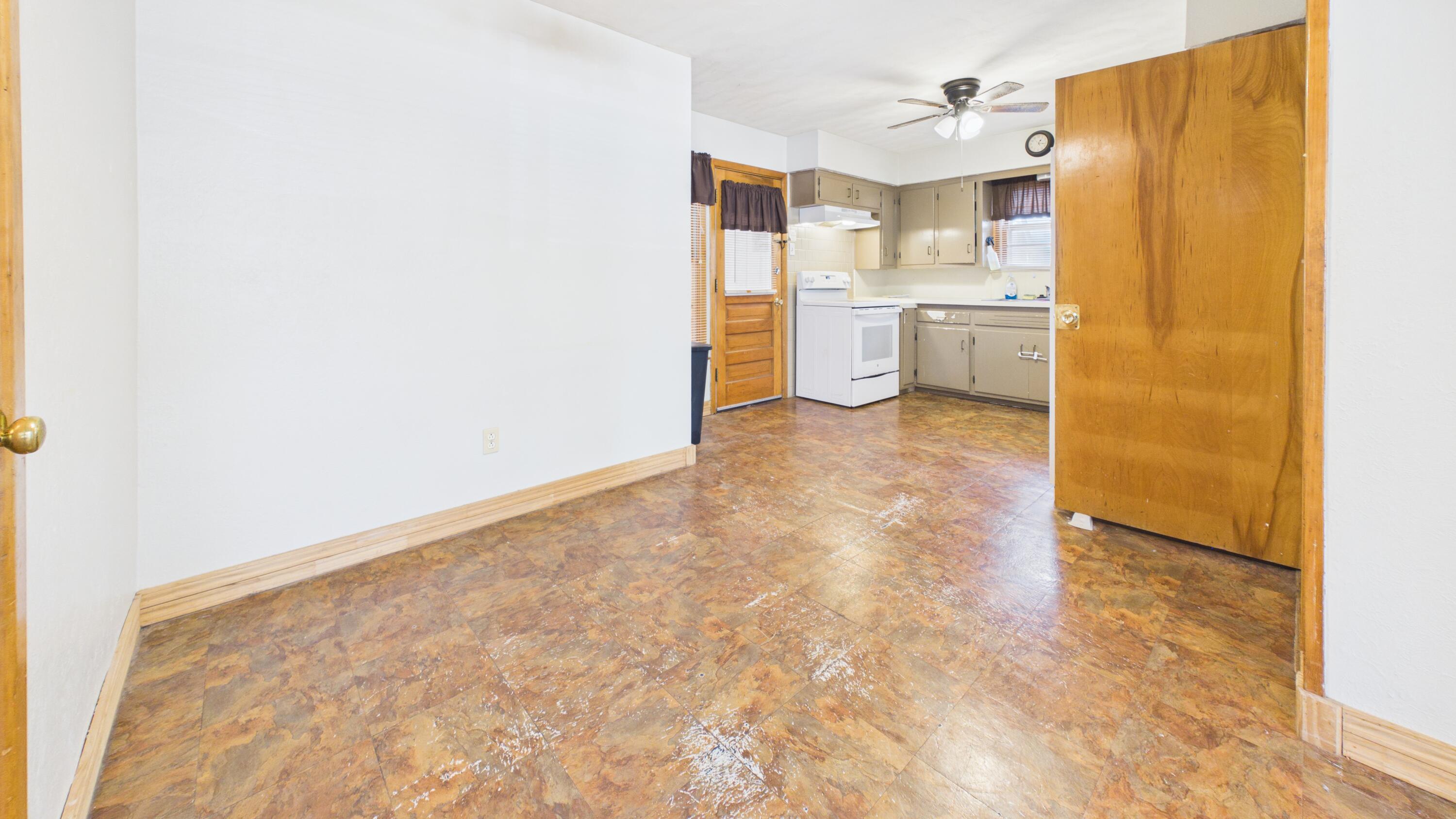 2609 46th Street Lubbock, TX 79413 - Photo 10 of 39 CAM06379G6-PR0024-STILL012