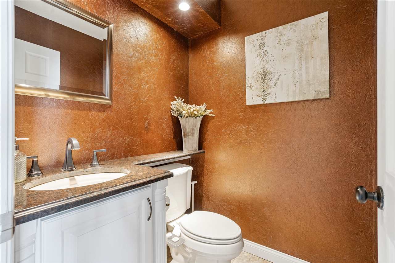 6911 Winthrop Road Northeast Cedar Rapids, IA 52402 - Photo 13 of 32 Gallery Image 13