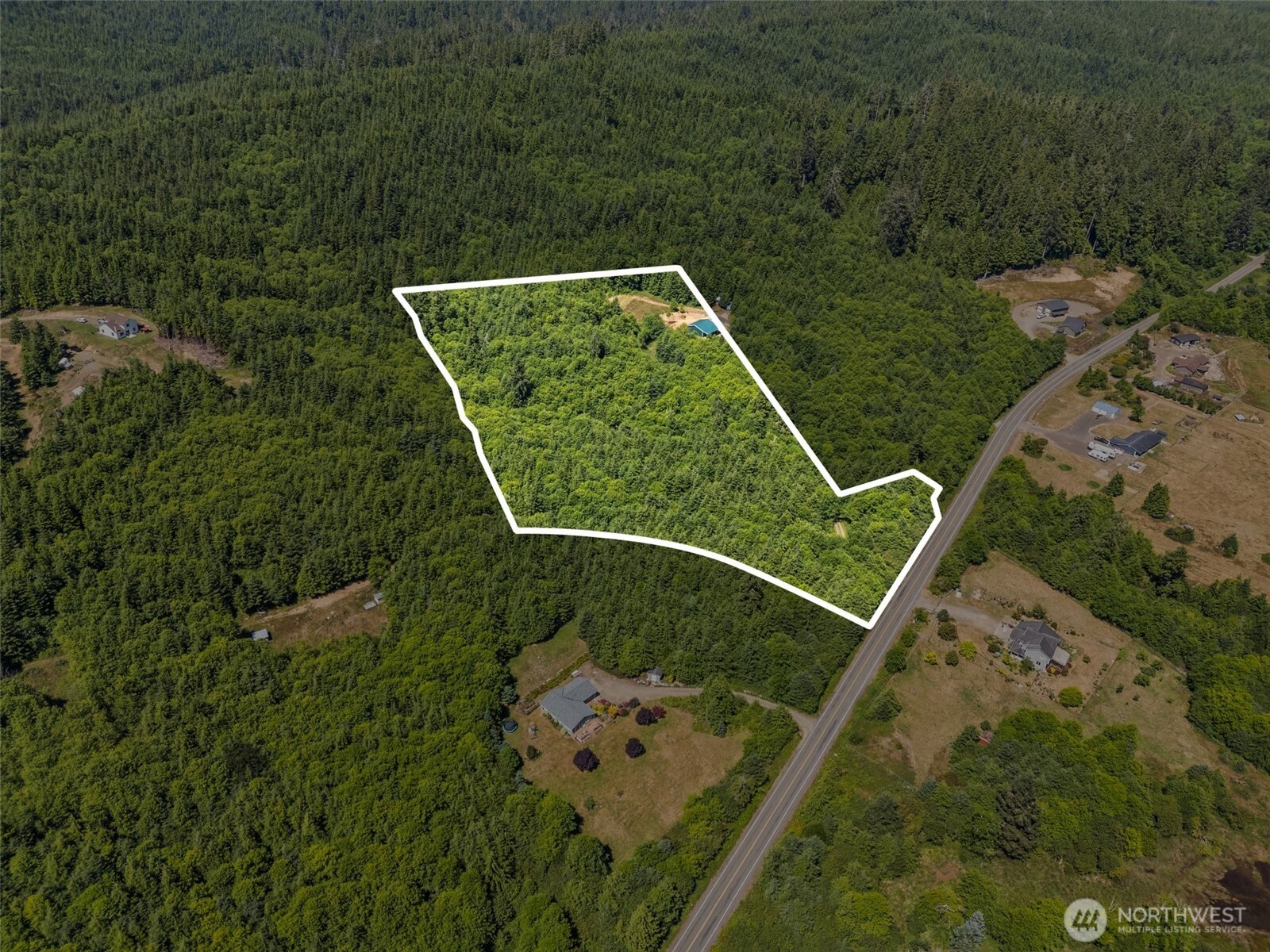 341 Parpala Road Naselle, WA 98638 - Photo 1 of 22 a view of a tennis court