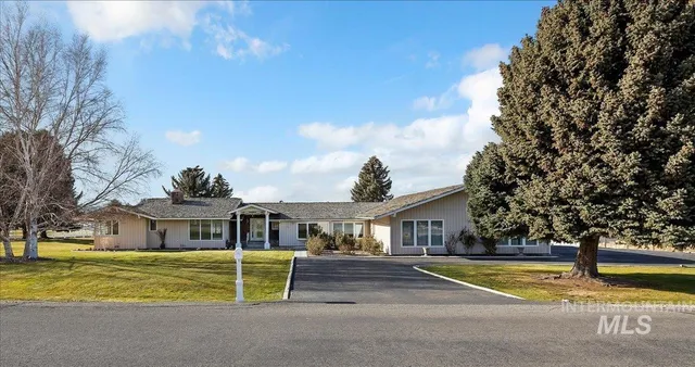 $675,000 | 4033 North Canyon Ridge Drive, Twin Falls, ID 83301