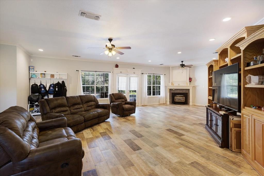 169 Ridgeview Drive Sherman, TX 75090 - Photo 3 of 36