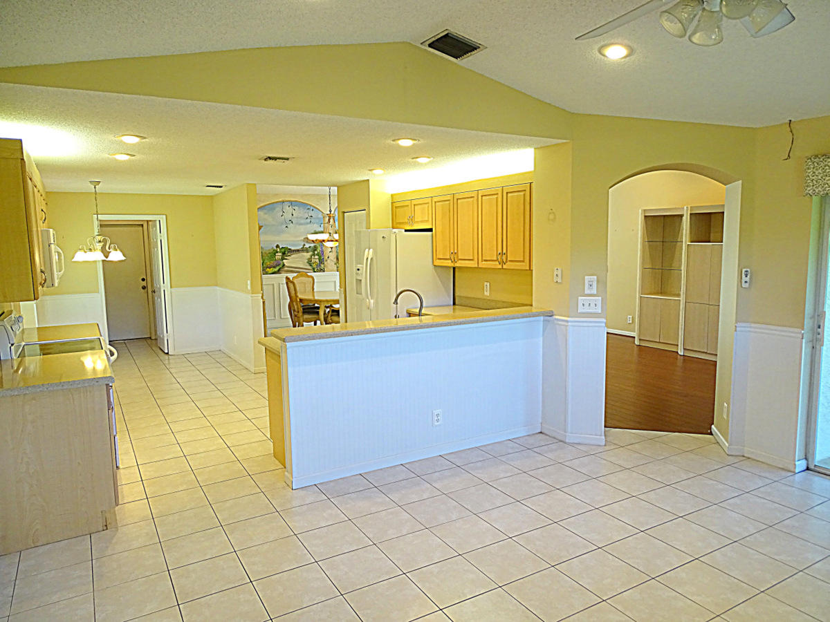 121 East Lee Road Delray Beach, FL 33445 - Photo 8 of 22 DSC01112