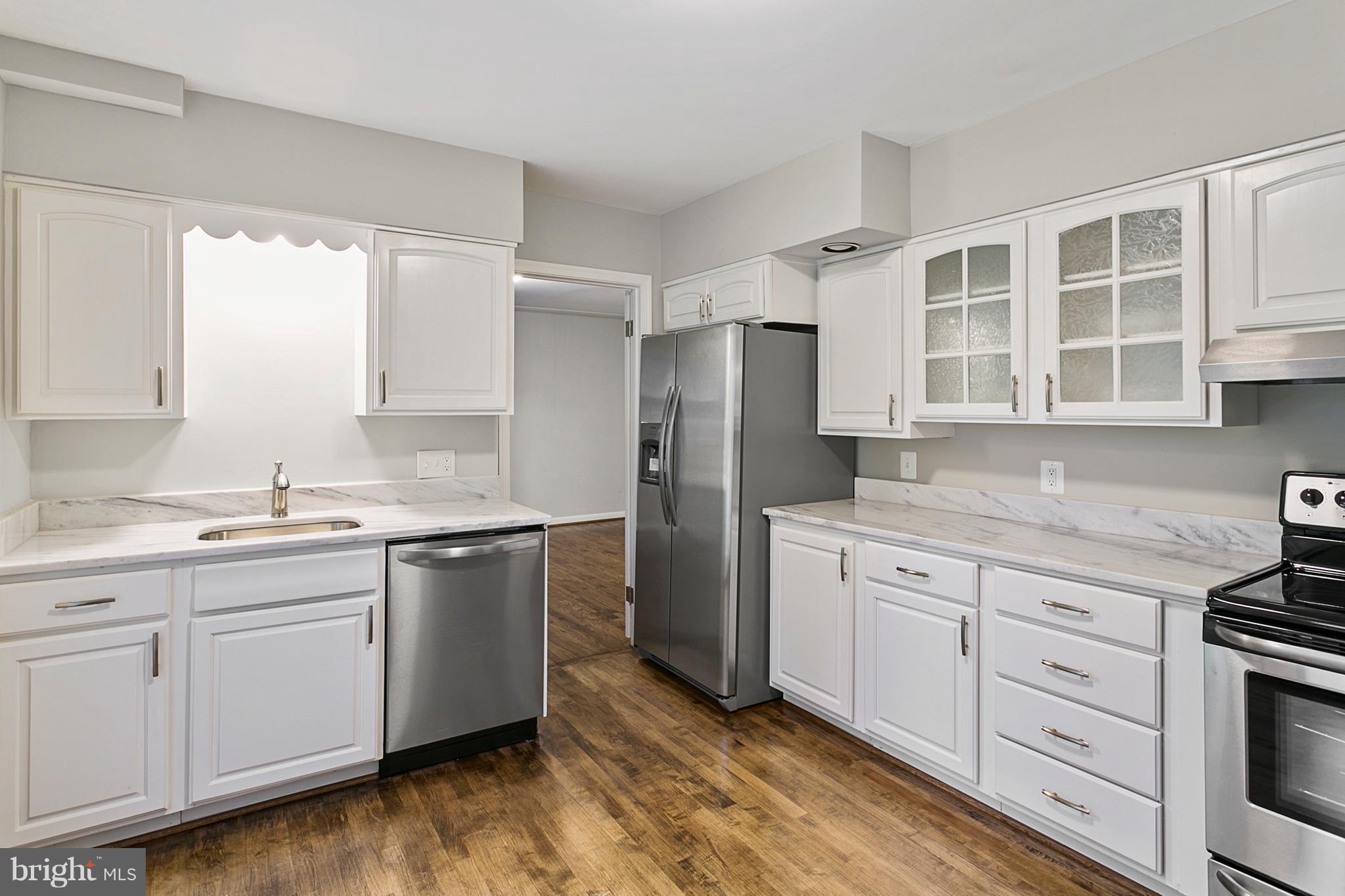 4100 27th Road North Arlington, VA 22207 - Photo 2 of 30 Kitchen