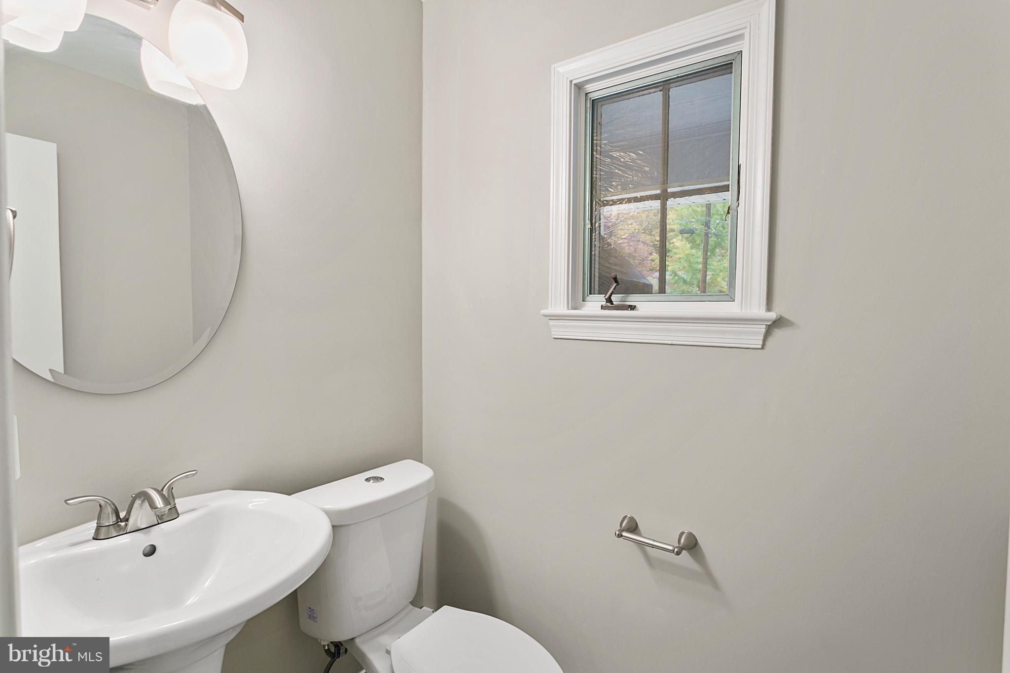 4100 27th Road North Arlington, VA 22207 - Photo 11 of 30 Bath