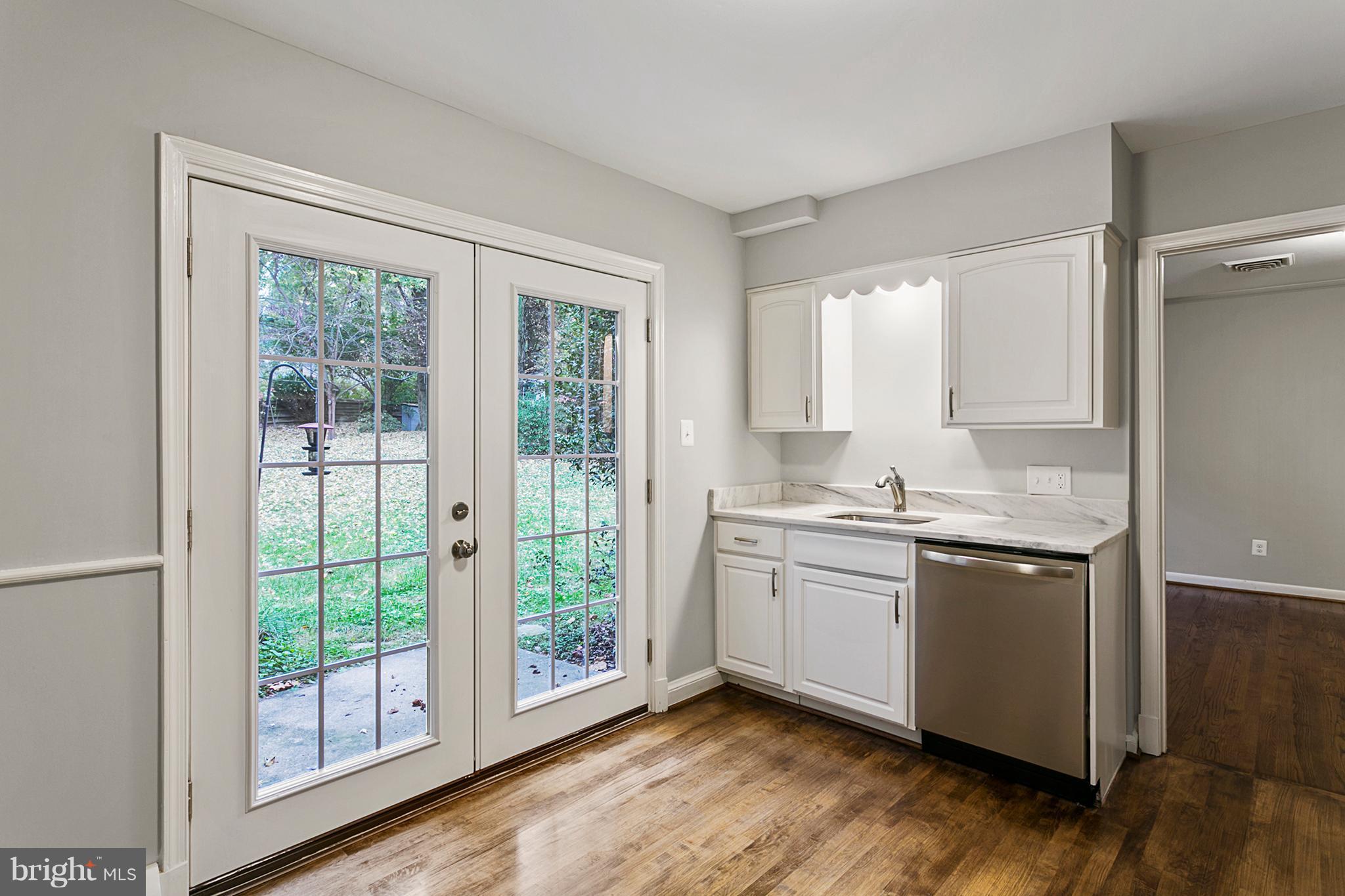 4100 27th Road North Arlington, VA 22207 - Photo 4 of 30 Kitchen