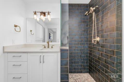 $700,000 | 2155 West Waltman Street, Meridian, ID 83642