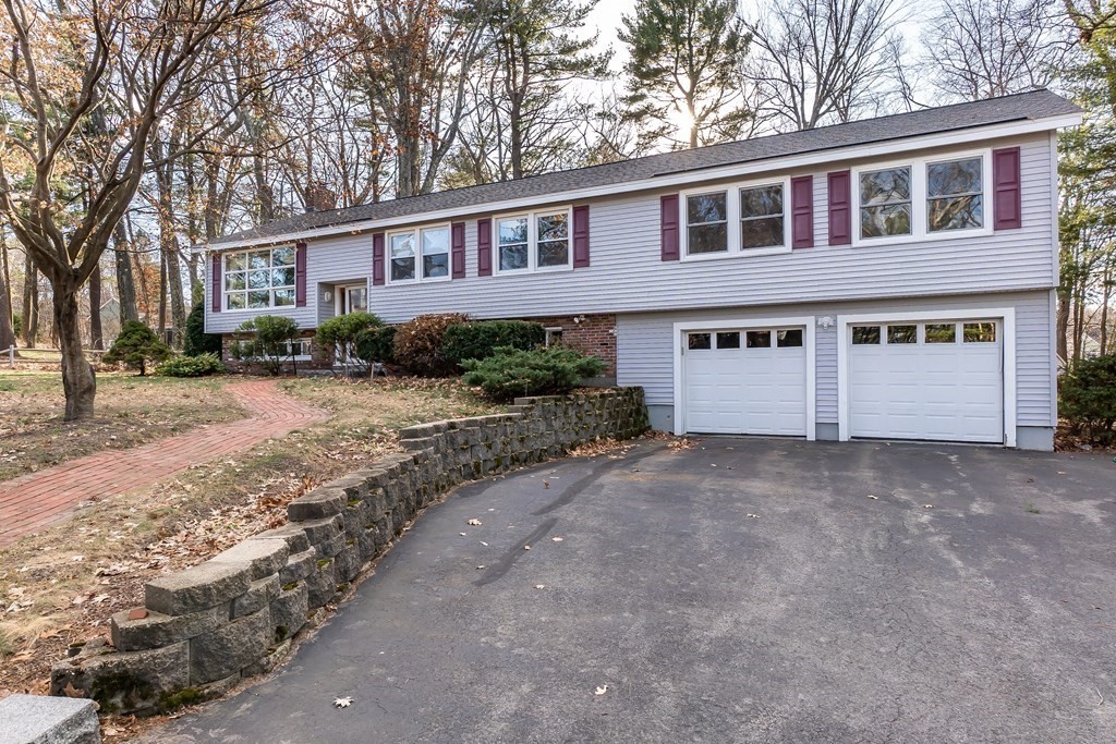 13 Pilgrim Road Chelmsford, MA 01824 - Photo 1 of 31 Gallery Image 1