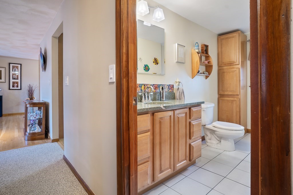 13 Pilgrim Road Chelmsford, MA 01824 - Photo 16 of 31 Gallery Image 16