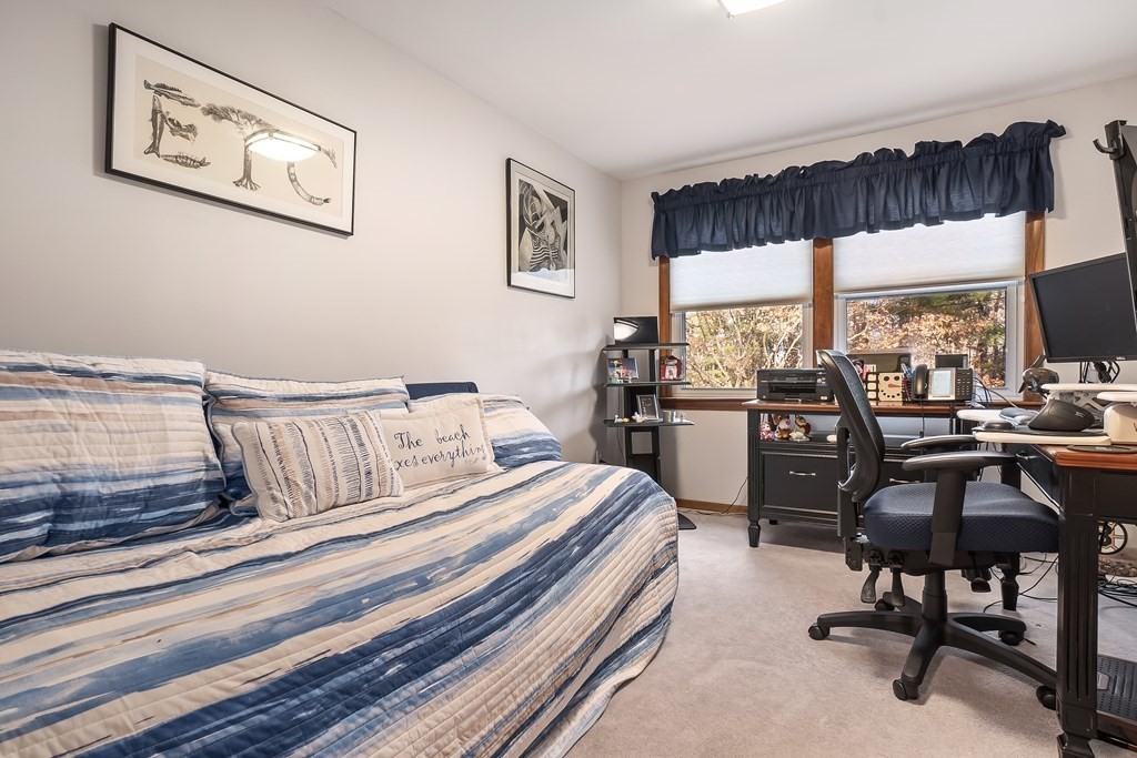 13 Pilgrim Road Chelmsford, MA 01824 - Photo 17 of 31 Gallery Image 17