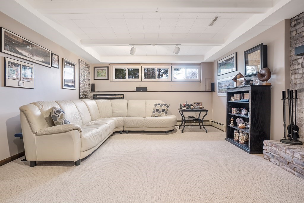 13 Pilgrim Road Chelmsford, MA 01824 - Photo 23 of 31 Gallery Image 23