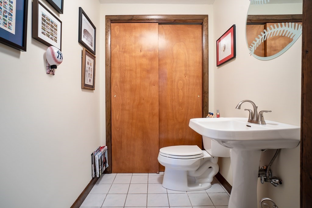 13 Pilgrim Road Chelmsford, MA 01824 - Photo 26 of 31 Gallery Image 26