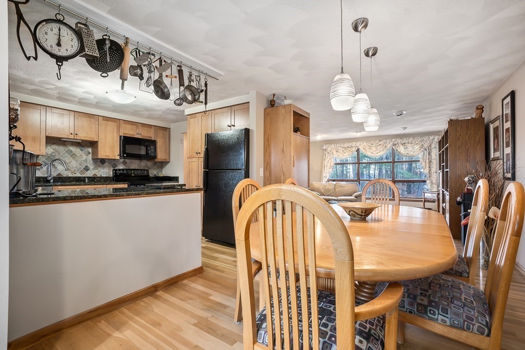 13 Pilgrim Road Chelmsford, MA 01824 - Photo 9 of 31 Gallery Image 9