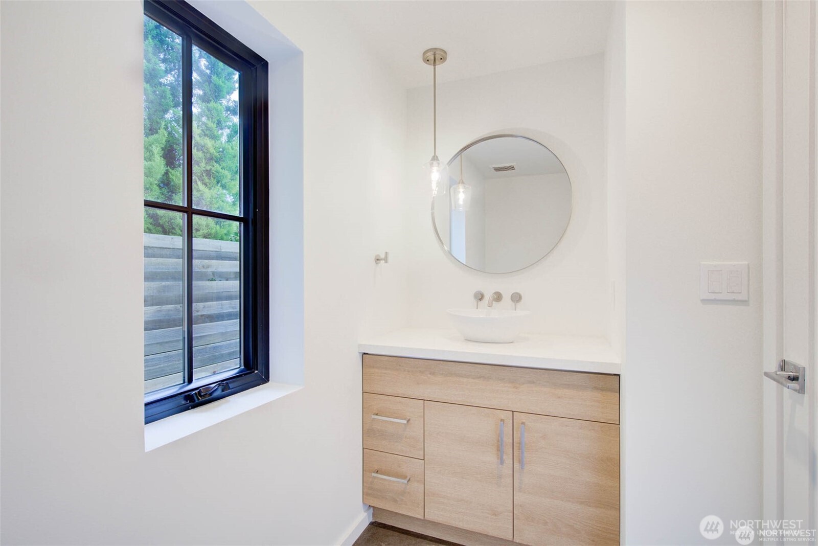 4606 Northeast 47th Street Seattle, WA 98105 - Photo 29 of 36