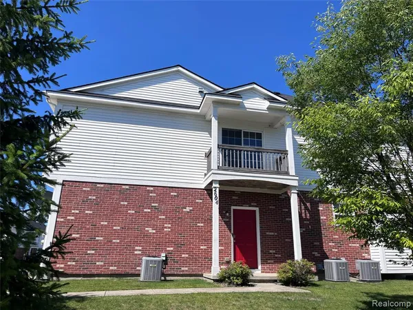 $260,000 | 2604 Riversedge Drive, Unit 10, Saline, MI 48176