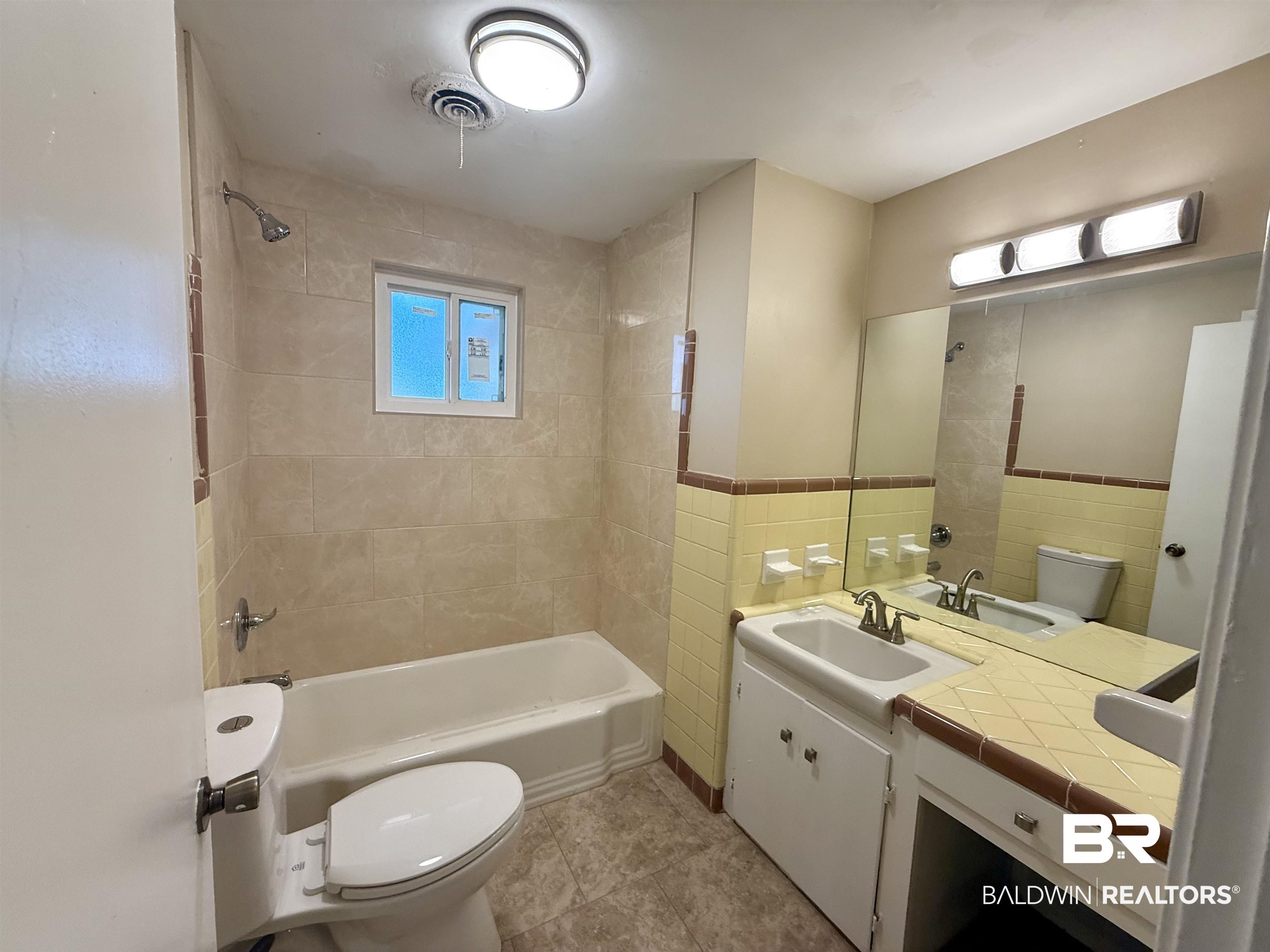 201 South Stuart Street Foley, AL 36535 - Photo 12 of 16