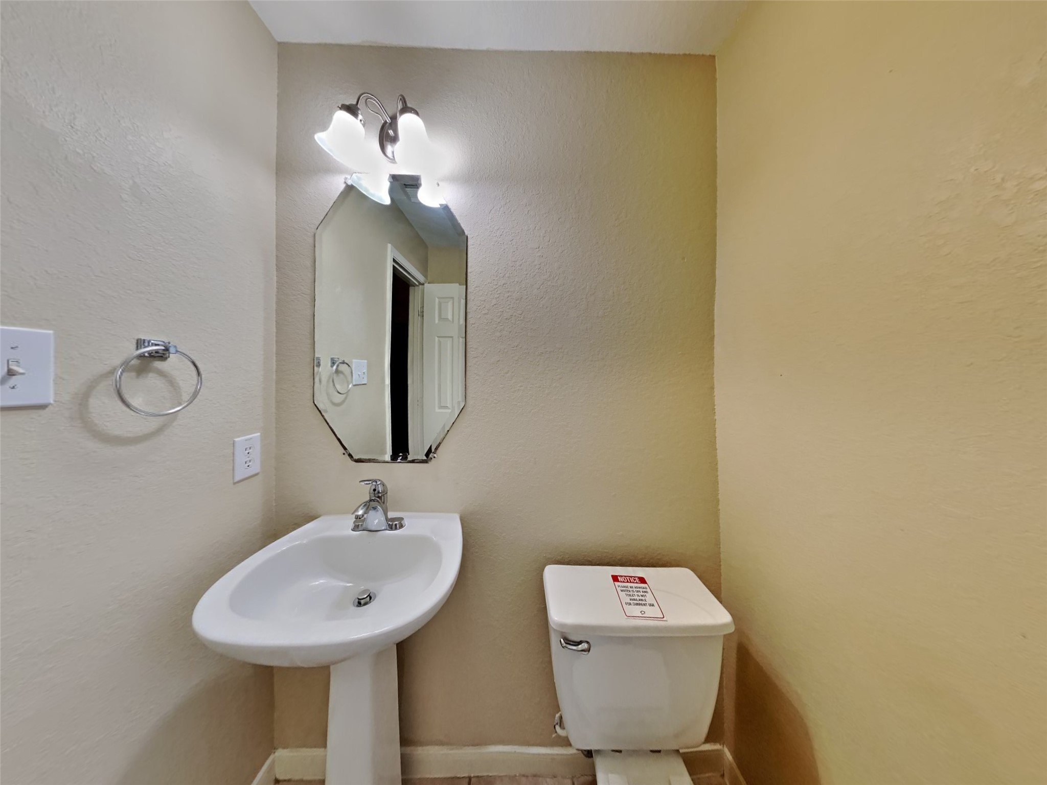 8310 Wainwright Way Rosharon, TX 77583 - Photo 8 of 21