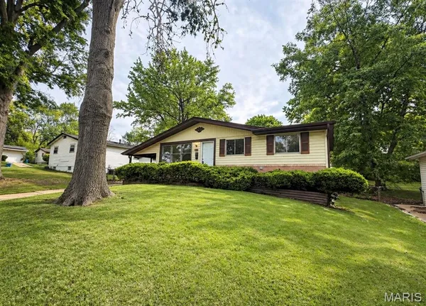 $139,900 | 7018 Midwood Avenue, Hazelwood, MO 63042