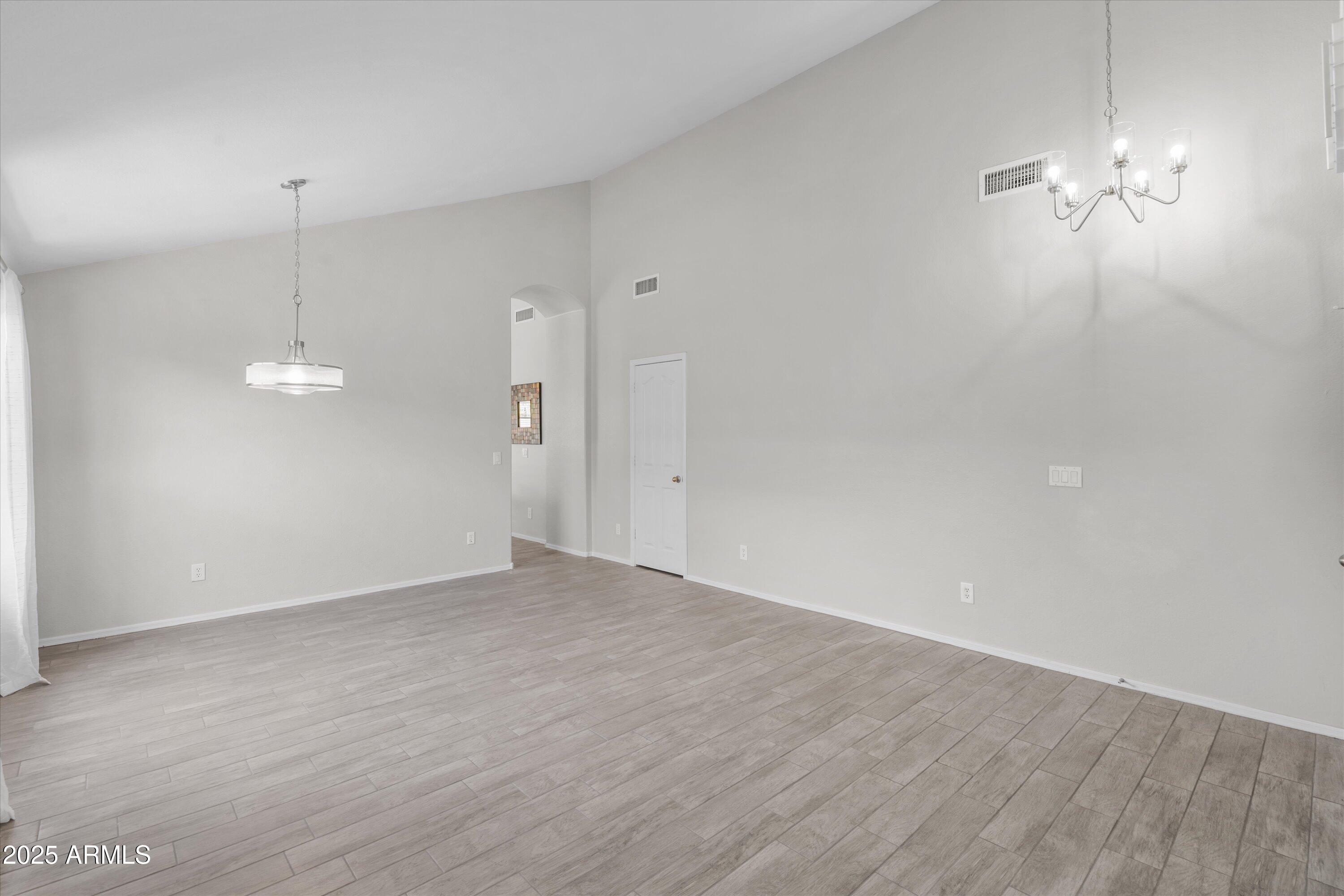 153 South Garnet Road Gilbert, AZ 85296 - Photo 6 of 34 08-DSC00197