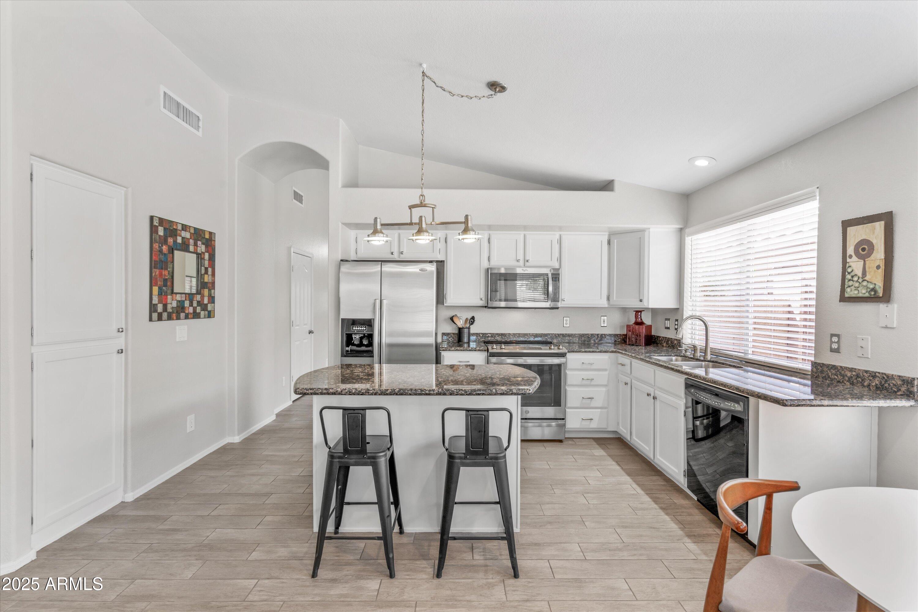 153 South Garnet Road Gilbert, AZ 85296 - Photo 8 of 34 11-DSC00209